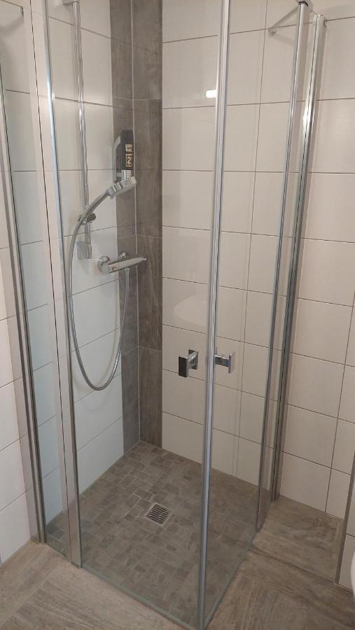 Gasthof Und Hotel Roter Hirsch Claußnitz المظهر الخارجي الصورة
