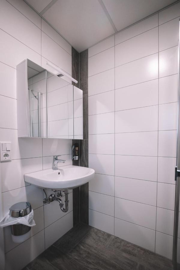 Gasthof Und Hotel Roter Hirsch Claußnitz المظهر الخارجي الصورة