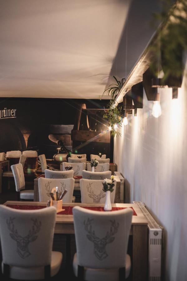 Gasthof Und Hotel Roter Hirsch Claußnitz المظهر الخارجي الصورة