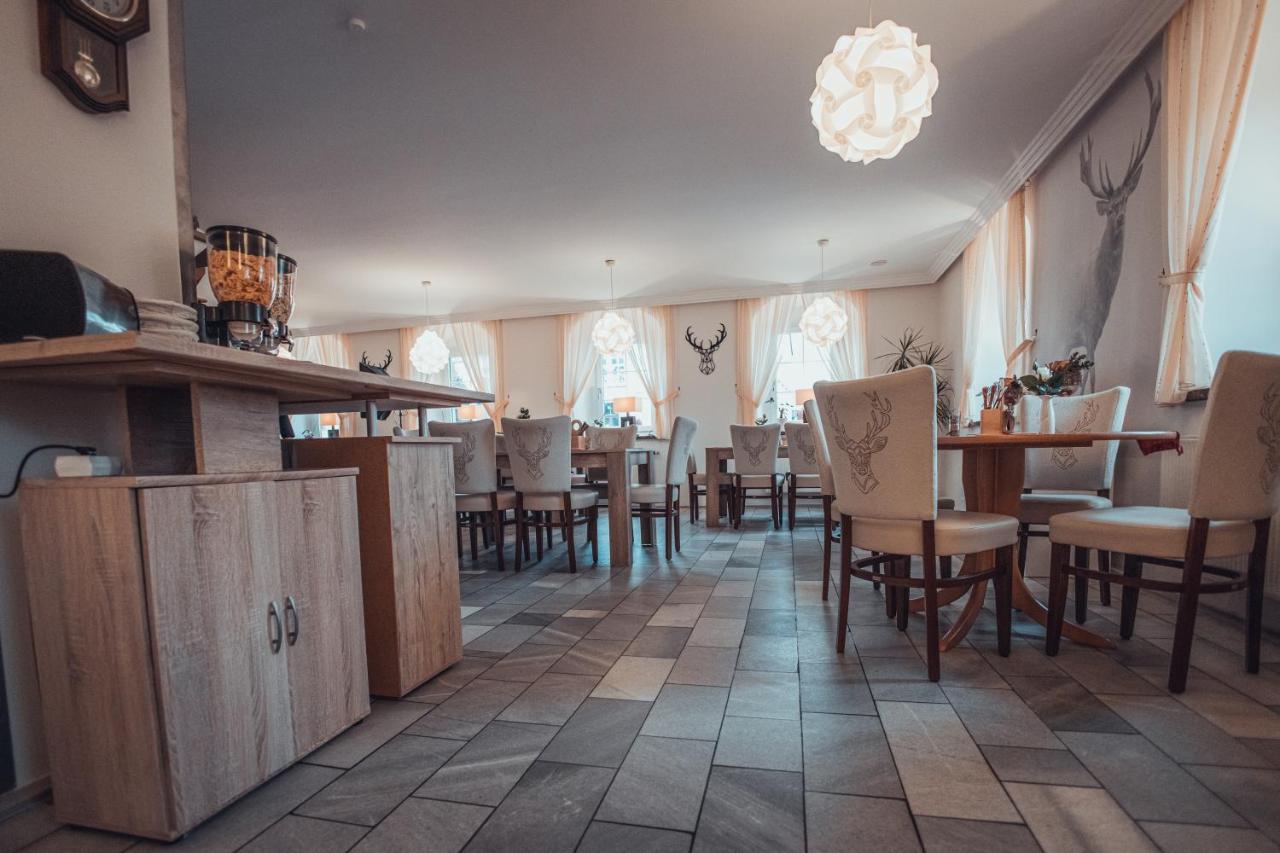 Gasthof Und Hotel Roter Hirsch Claußnitz المظهر الخارجي الصورة