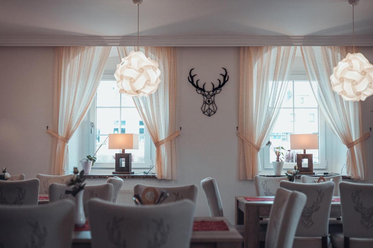 Gasthof Und Hotel Roter Hirsch Claußnitz المظهر الخارجي الصورة