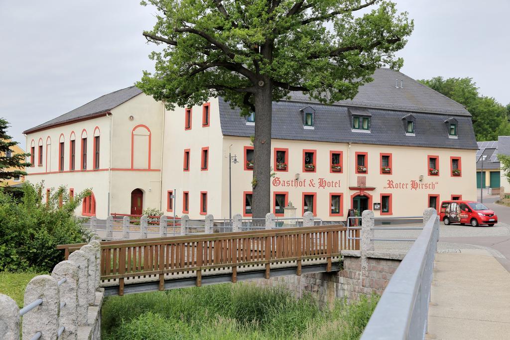 Gasthof Und Hotel Roter Hirsch Claußnitz المظهر الخارجي الصورة