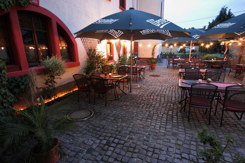 Gasthof Und Hotel Roter Hirsch Claußnitz المظهر الخارجي الصورة