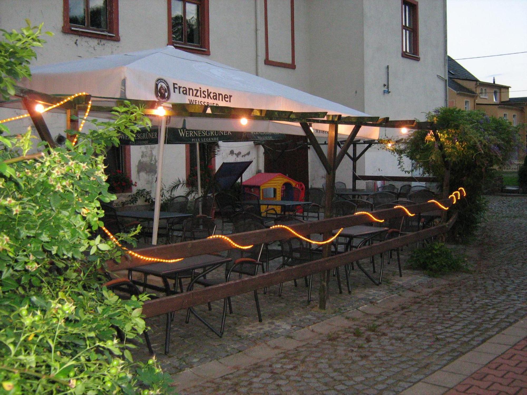 Gasthof Und Hotel Roter Hirsch Claußnitz المظهر الخارجي الصورة